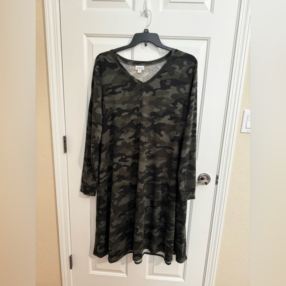 Lularoe New Plus Emily V Neck Maxi Pockets Green Camo